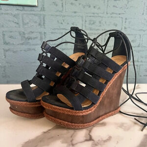 Shoe Dazzle dark blue suede high platform lace up shoes